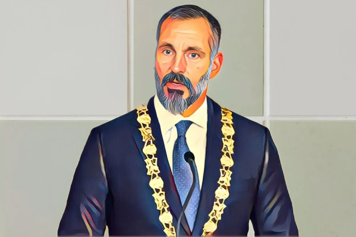 Rahim Al-Hussaini (Aga Khan V)